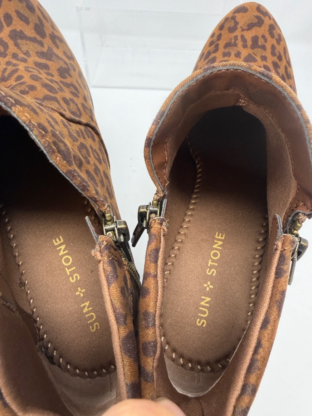 Sun + Stone Abby Double Zip Leopard Print Ankle Boots - Brown size 8 - Picture 7 of 9
